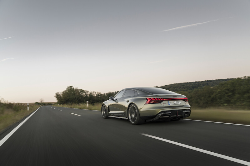 Najmocniejszy produkcyjny samochód Audi: nowe RS e-tron GT performance
