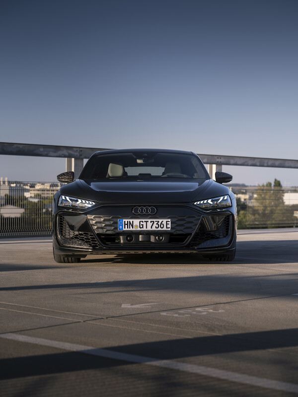 Najmocniejszy produkcyjny samochód Audi: nowe RS e-tron GT performance