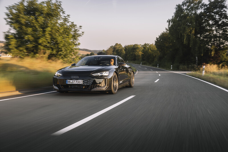 Najmocniejszy produkcyjny samochód Audi: nowe RS e-tron GT performance
