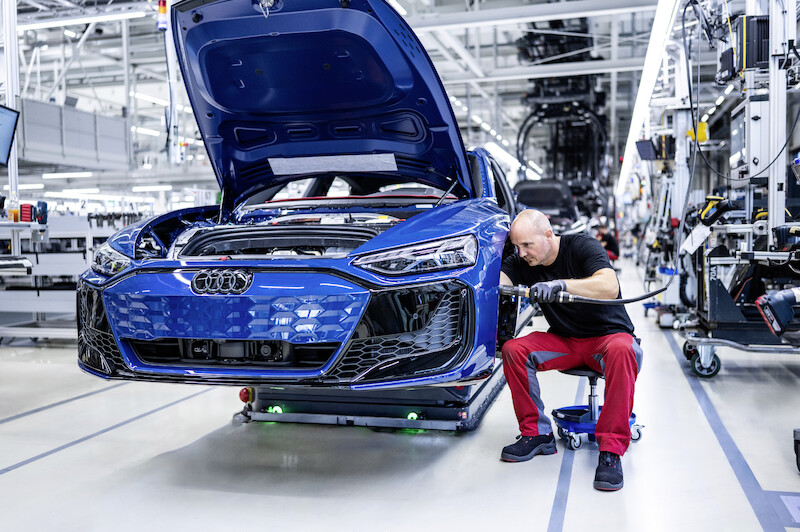 Najmocniejszy produkcyjny samochód Audi: nowe RS e-tron GT performance
