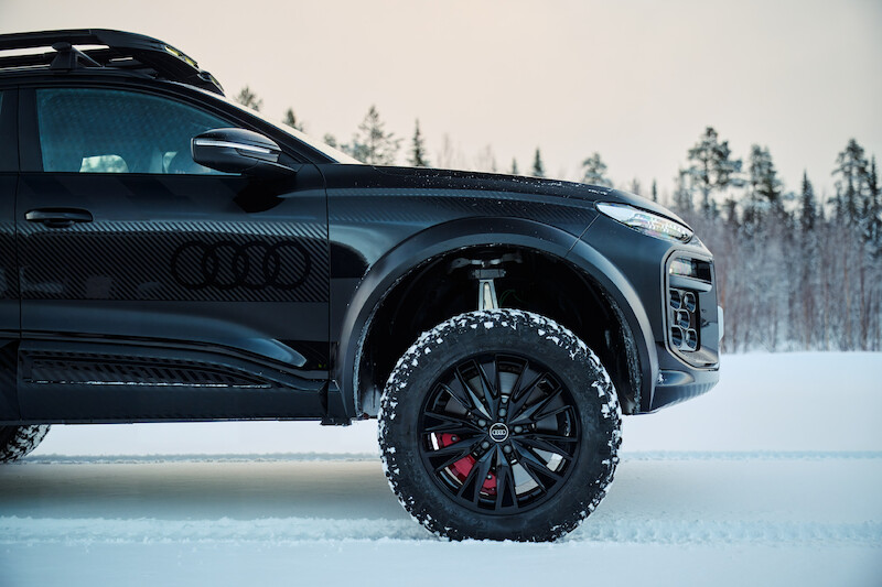 Gotowy do wytyczania nowych szlaków – Audi prezentuje koncepcyjny model Q6 e-tron w wersji terenowej