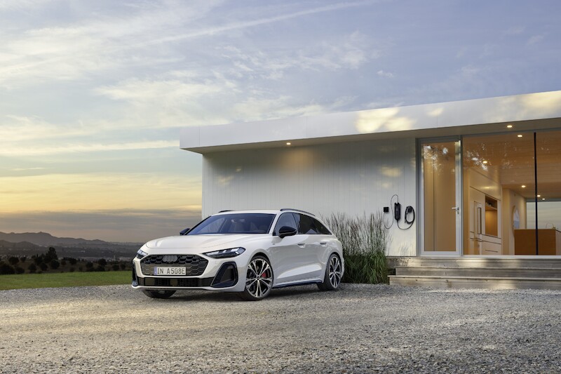 Audi A5 w nowych wersjach hybrydowych plug-in łączą dynamikę, wydajność i długi zasięg elektryczny