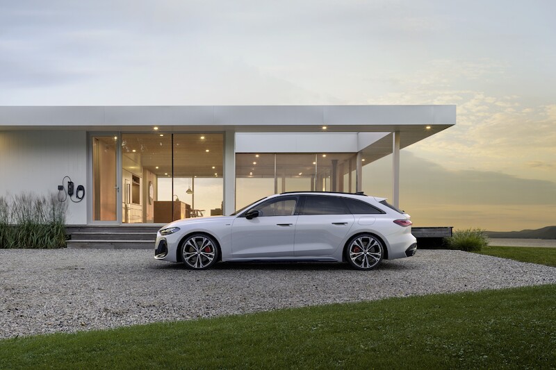 Audi A5 w nowych wersjach hybrydowych plug-in łączą dynamikę, wydajność i długi zasięg elektryczny