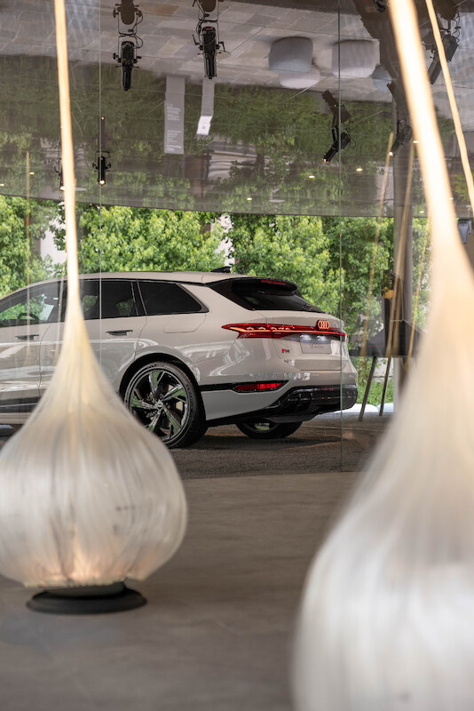 Audi exclusive prezentuje udoskonalone A6 Avant podczas Milan Design Week