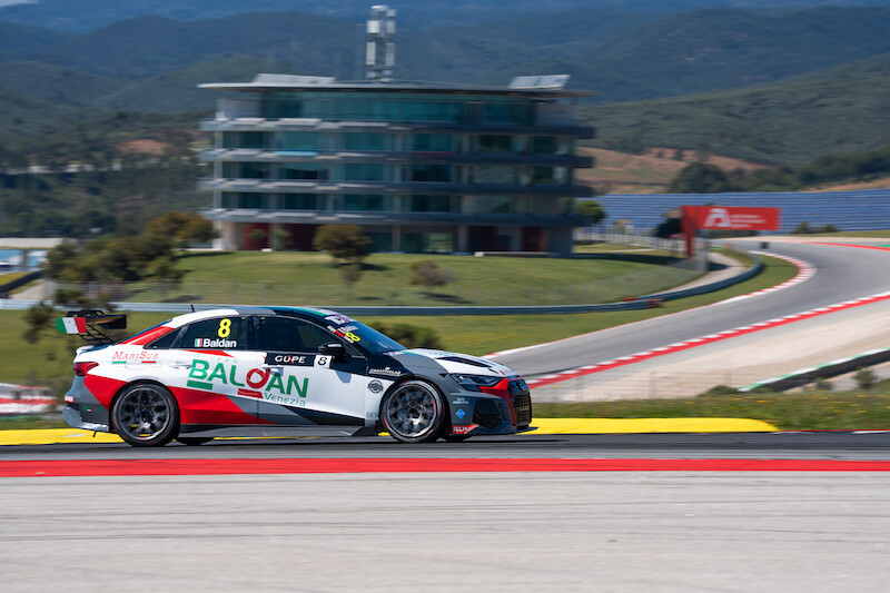 Udany start zespołów klienckich Audi w TCR Europe 2025