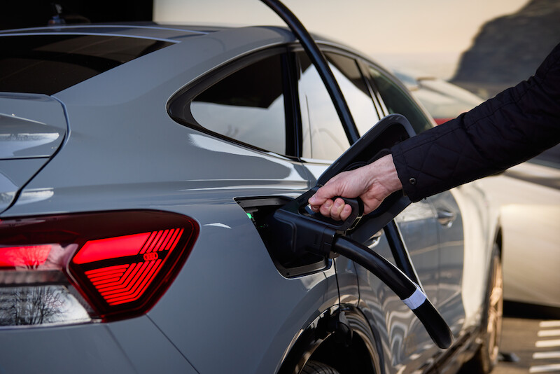 Szybsze ładowanie dzięki inteligentnej technologii Audi