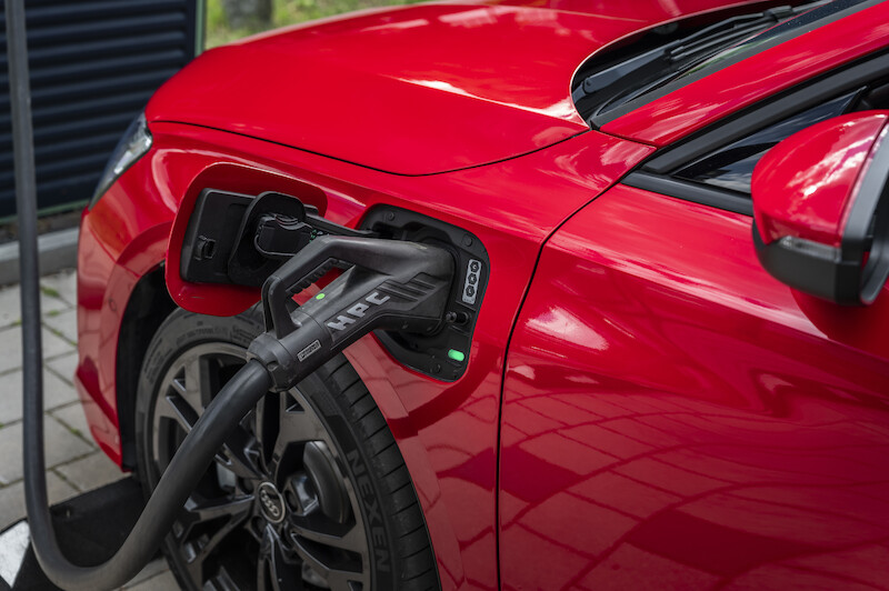 Audi rewolucjonizuje portfolio hybryd plug-in z najszerszą gamą PHEV w segmencie premium