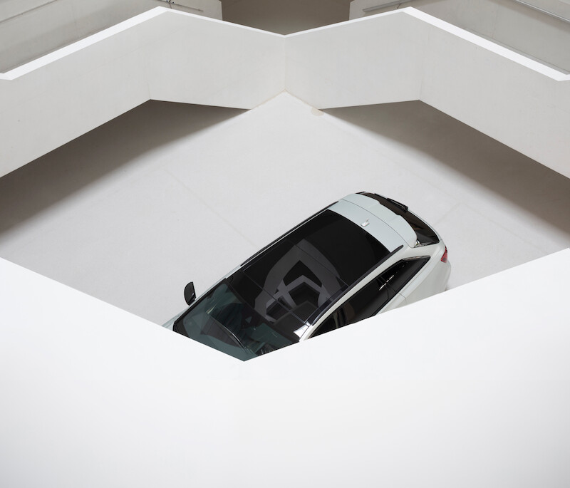 Pięć stuleci sztuki kobiet. Pierwsza tak przekrojowa prezentacja  w Polsce.  Muzeum Sztuki Nowoczesnej w Warszawie otwiera wystawę „Kwestia kobieca 1550 – 2025”, Audi jest patronem wydarzenia.