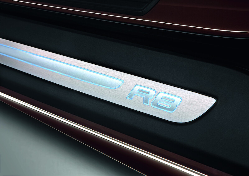 Audi R8 Spyder 5.2 FSI quattro - 
kabriolet z zapierającą dech w piersiach dynamiką