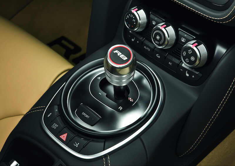 Audi R8 Spyder 5.2 FSI quattro - 
kabriolet z zapierającą dech w piersiach dynamiką