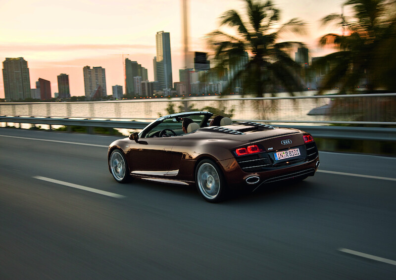 Audi R8 Spyder 5.2 FSI quattro - 
kabriolet z zapierającą dech w piersiach dynamiką