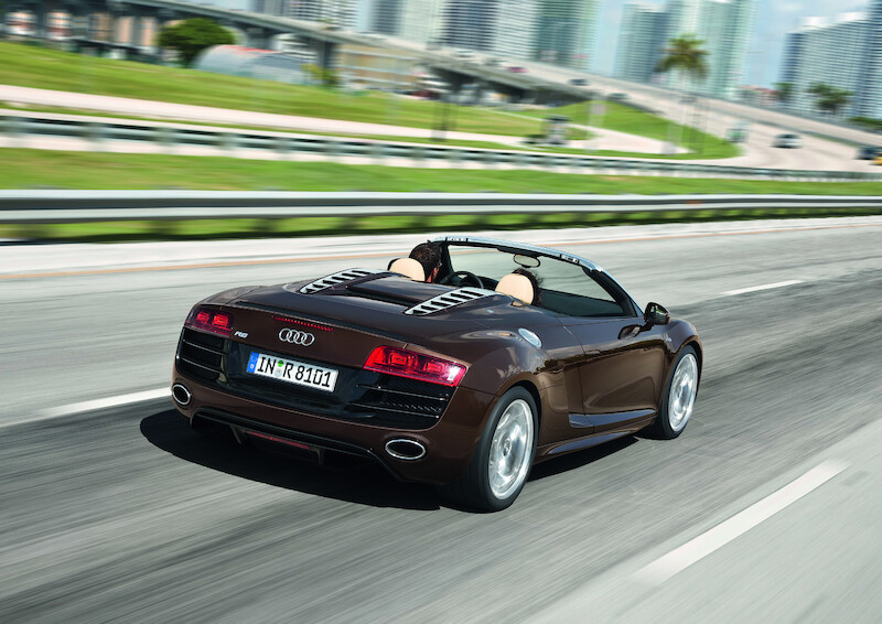 Audi R8 Spyder 5.2 FSI quattro - 
kabriolet z zapierającą dech w piersiach dynamiką