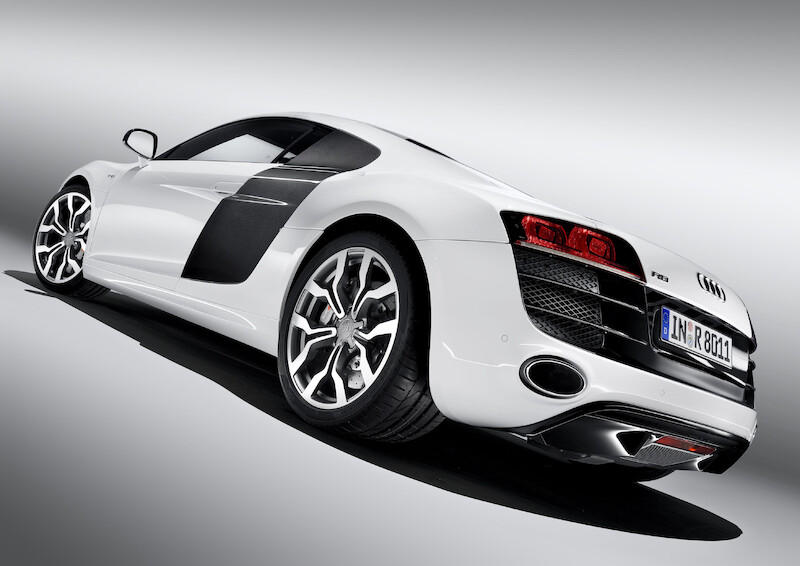 R8 V10