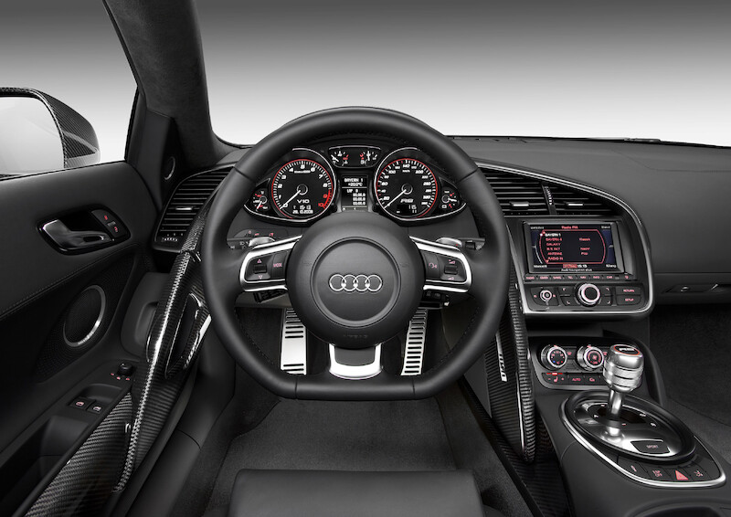 R8 V10