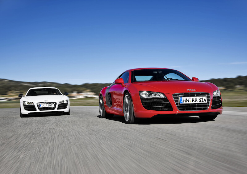 R8 V10