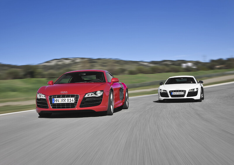 R8 V10