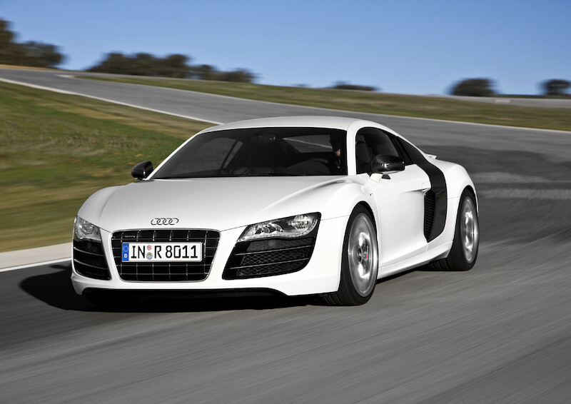 R8 V10