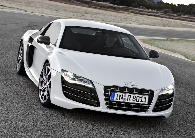 R8 V10