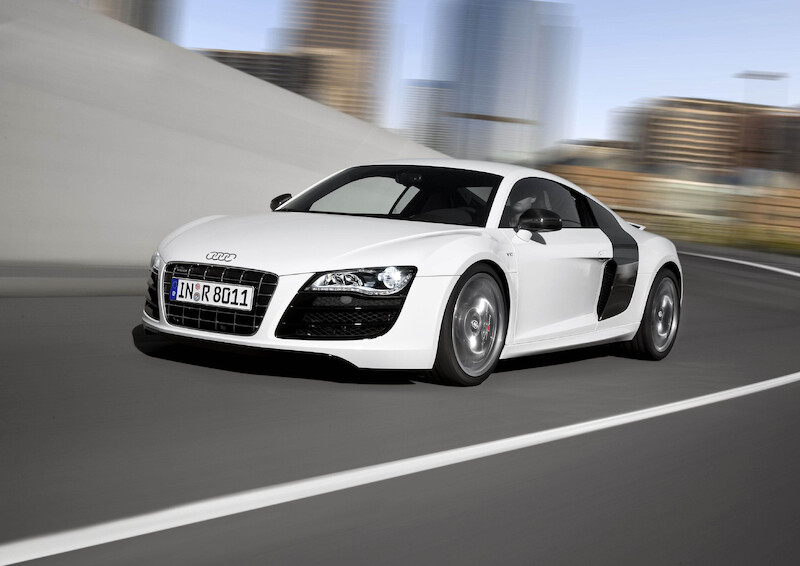 R8 V10
