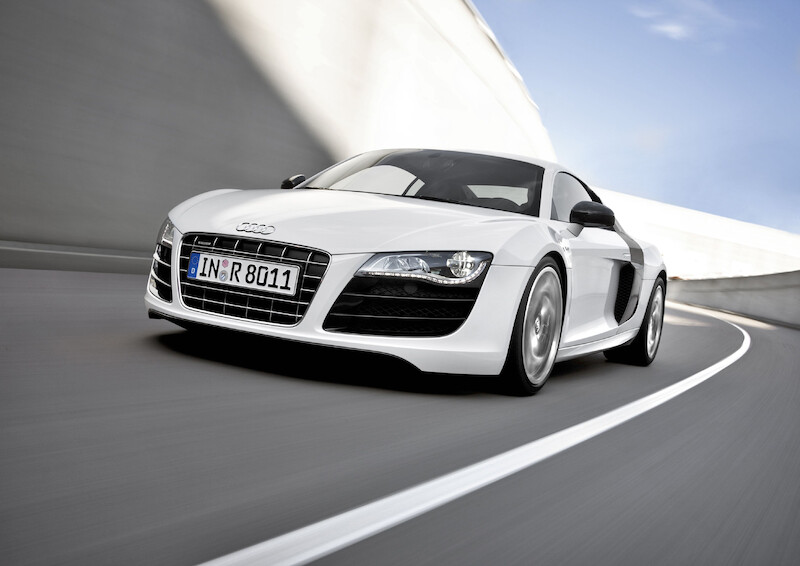 R8 V10