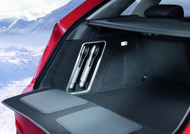 Audi Q3 red track