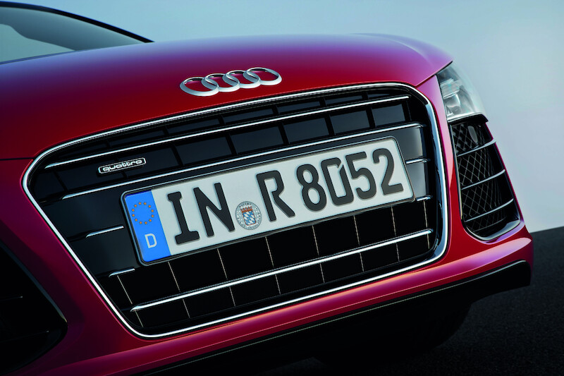 R8 Spyder V10