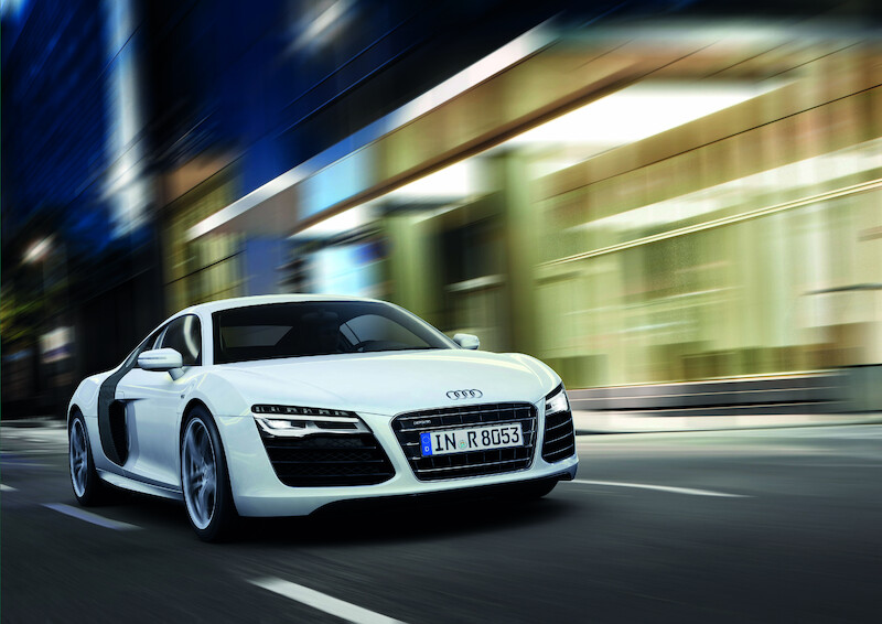 R8 V10