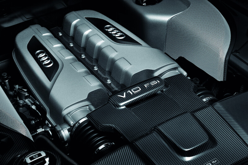 R8 V10 plus