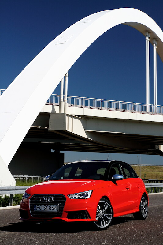 Audi rozpoczyna sprzedaż modeli  S1 i S1 Sportback