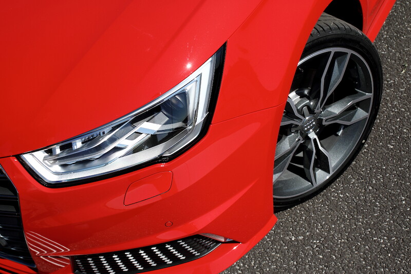 Audi rozpoczyna sprzedaż modeli  S1 i S1 Sportback