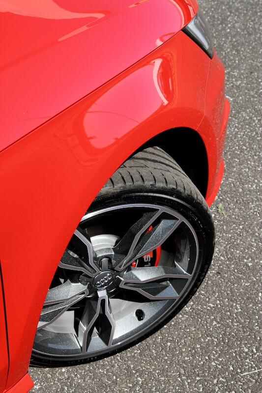 Audi rozpoczyna sprzedaż modeli  S1 i S1 Sportback