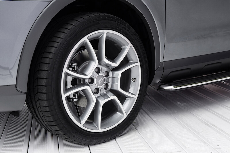 Audi Q3 z kampingowym namiotem na Wörthersee Tour 2014