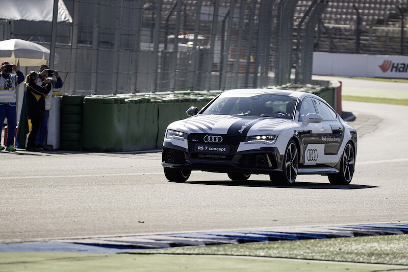 Próba zakończona pozytywnie: Audi RS 7 piloted driving concept, w wyznaczonych granicach pojechało bez kierowcy