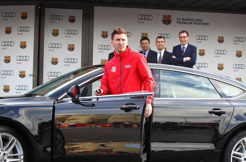 Gwiazdy Barçy podjęły wyzwanie Audi e-tron