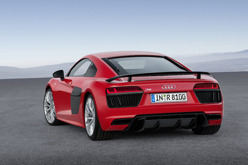 Audi R8 V10 plus