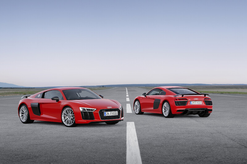 Audi R8 V10 plus