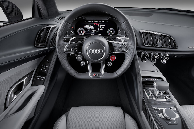 Audi R8 V10 plus