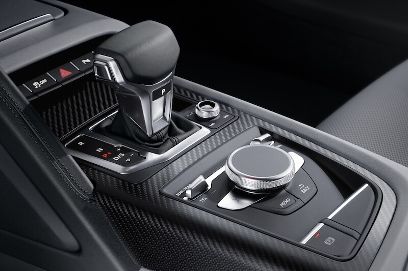 Audi R8 V10 plus