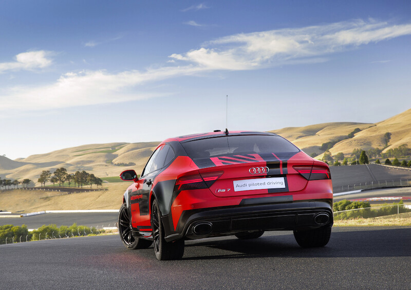Szybsze od kierowcy wyścigowego: Audi z systemem autonomicznej jazdy daje pokaz swoich możliwości na