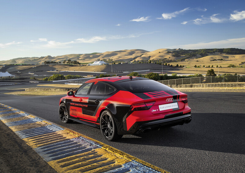 Szybsze od kierowcy wyścigowego: Audi z systemem autonomicznej jazdy daje pokaz swoich możliwości na