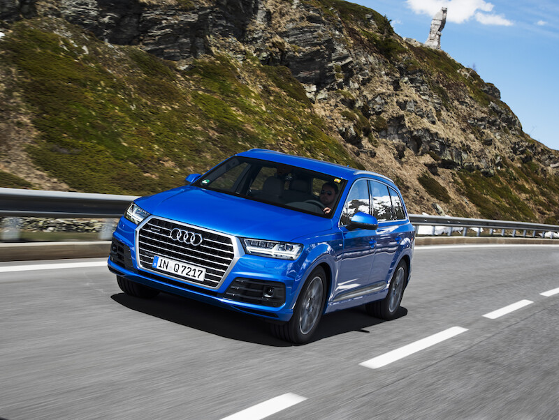Audi Q7 - niebieski