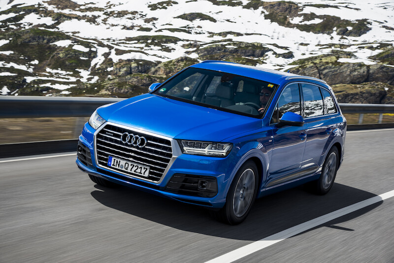 Audi Q7 - niebieski