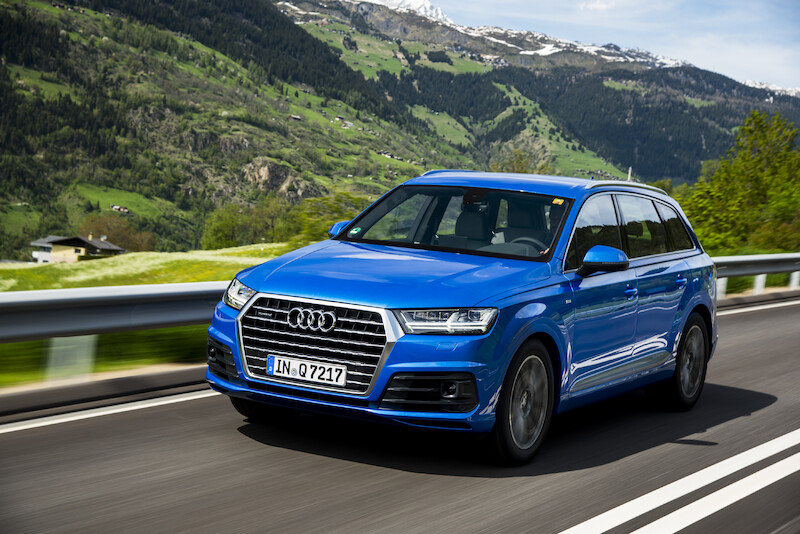 Audi Q7 - niebieski