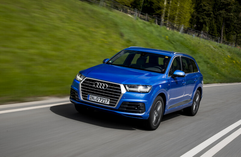 Audi Q7 - niebieski