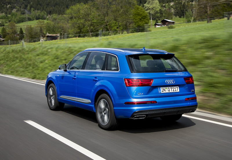Audi Q7 - niebieski