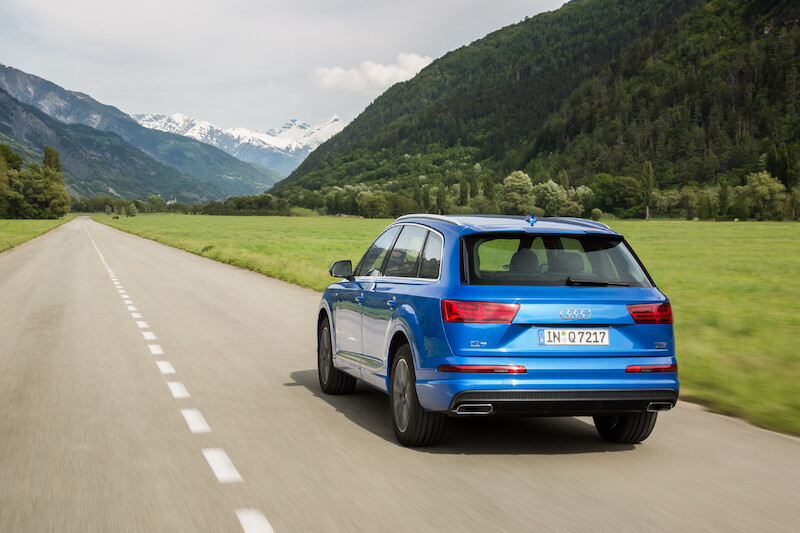 Audi Q7 - niebieski