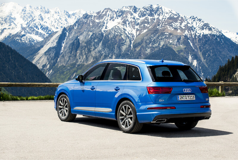 Audi Q7 - niebieski