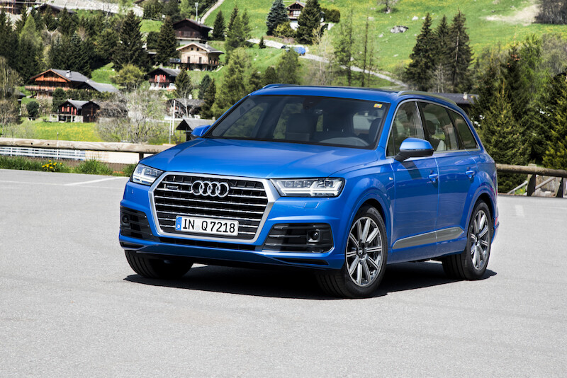 Audi Q7 - niebieski