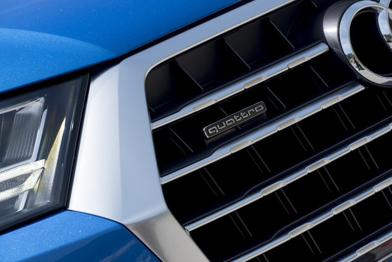 Audi Q7 - niebieski
