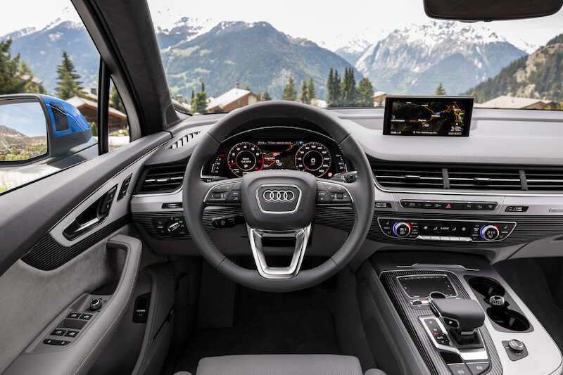 Audi Q7 - niebieski